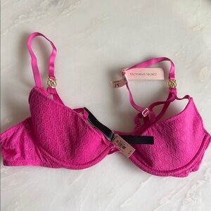 Victoria's Secret Fuchsia Underwire Bra